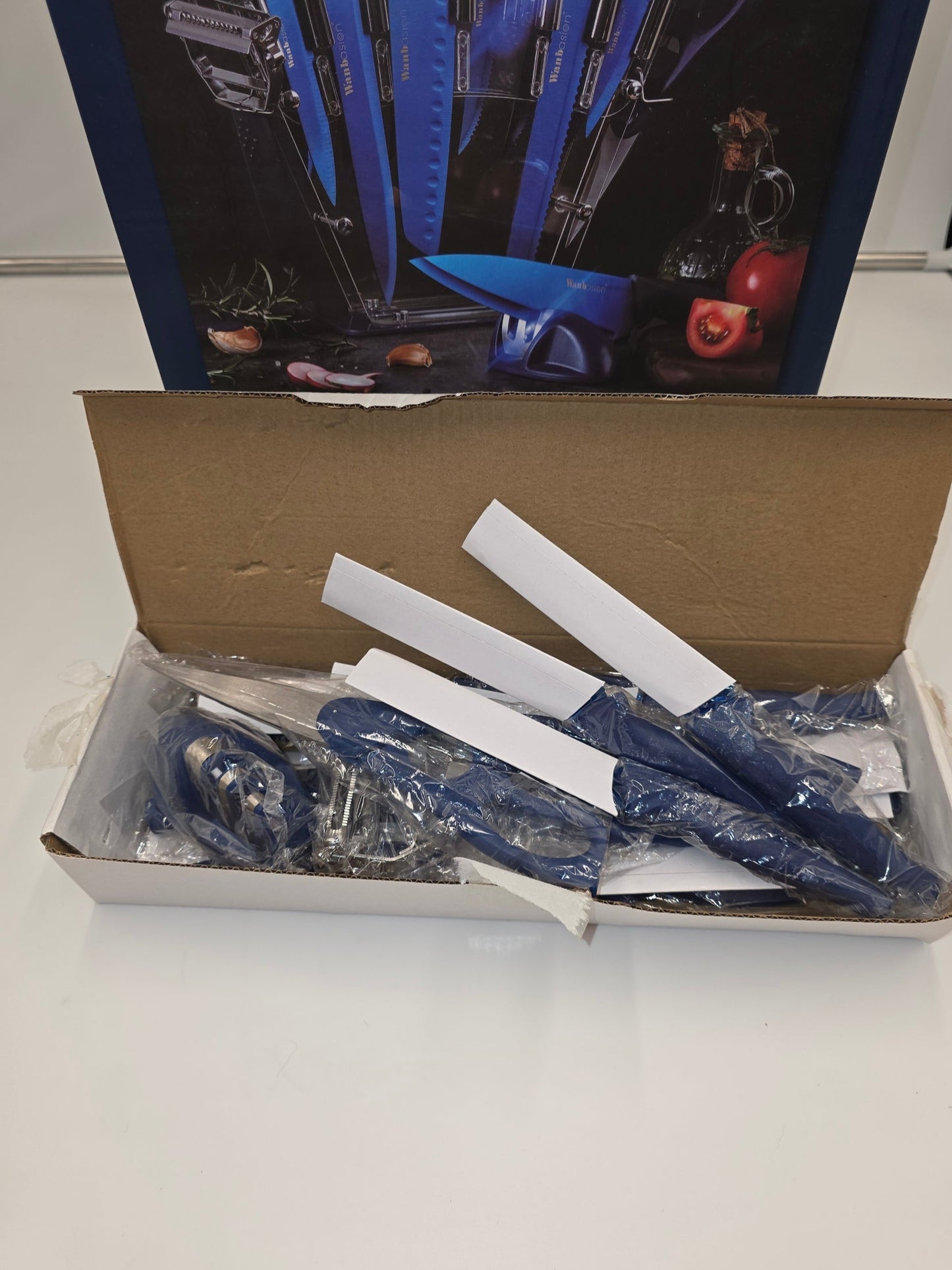 Wanbasion Professional Chef Kitchen Knife Set (16 pieces)